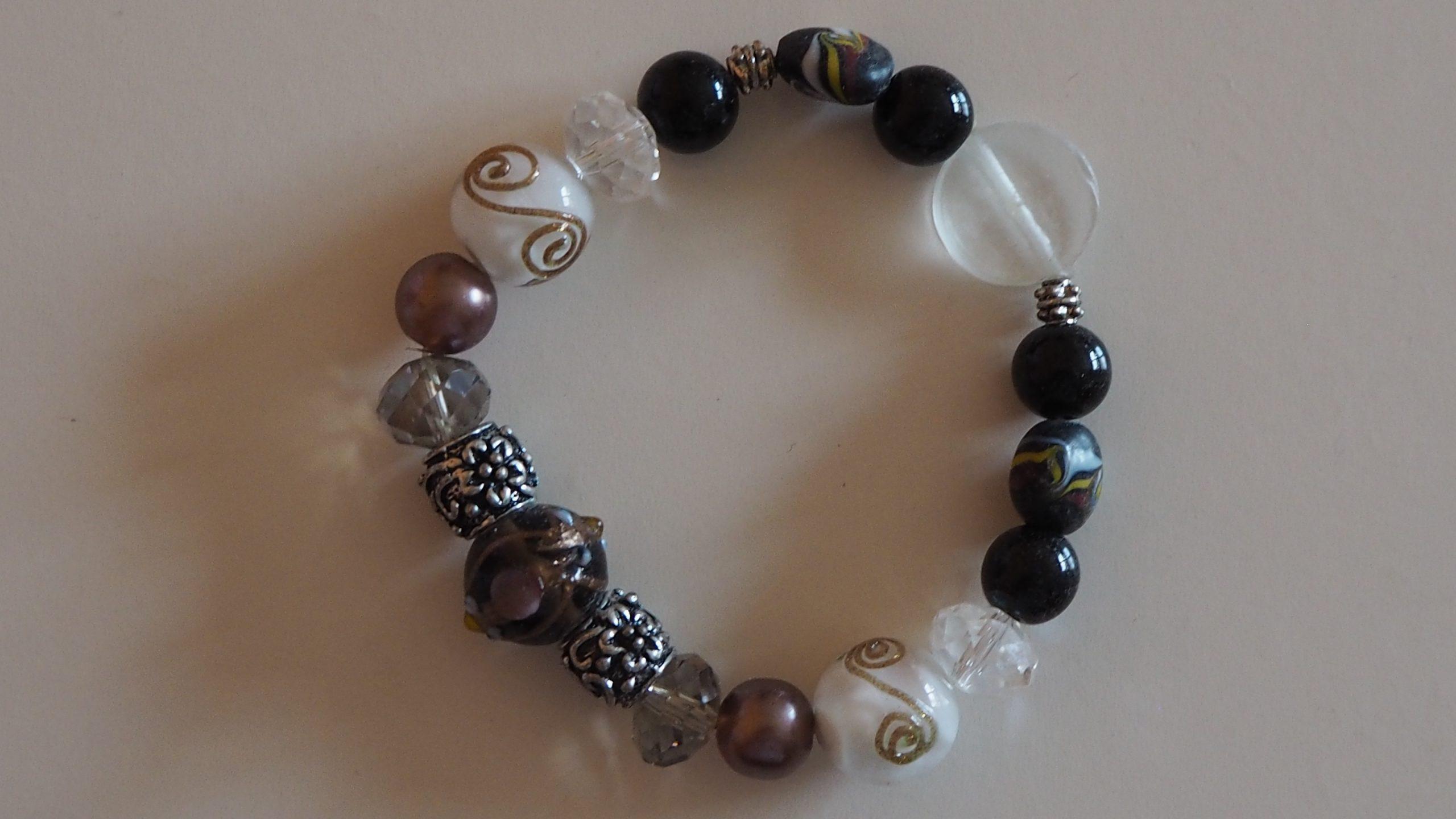 Armband schwarz-weiß Glas und Porzellan